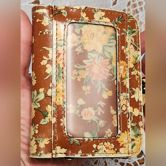 Patricia Nash Wallet - Picture 3 of 11